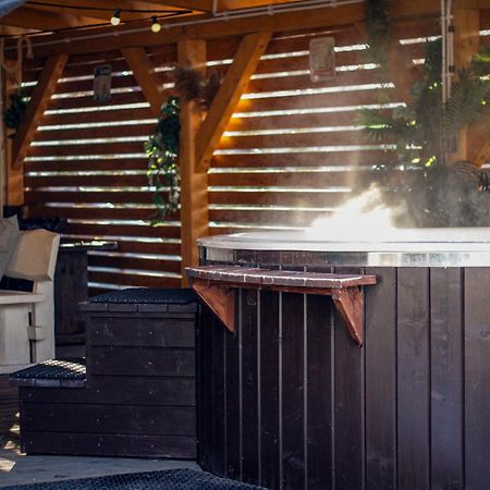 Aloha Glamp - Okragle Domki Przy Rzece - Balia I Sauna - Energylandia Zagornik Szoba fotó