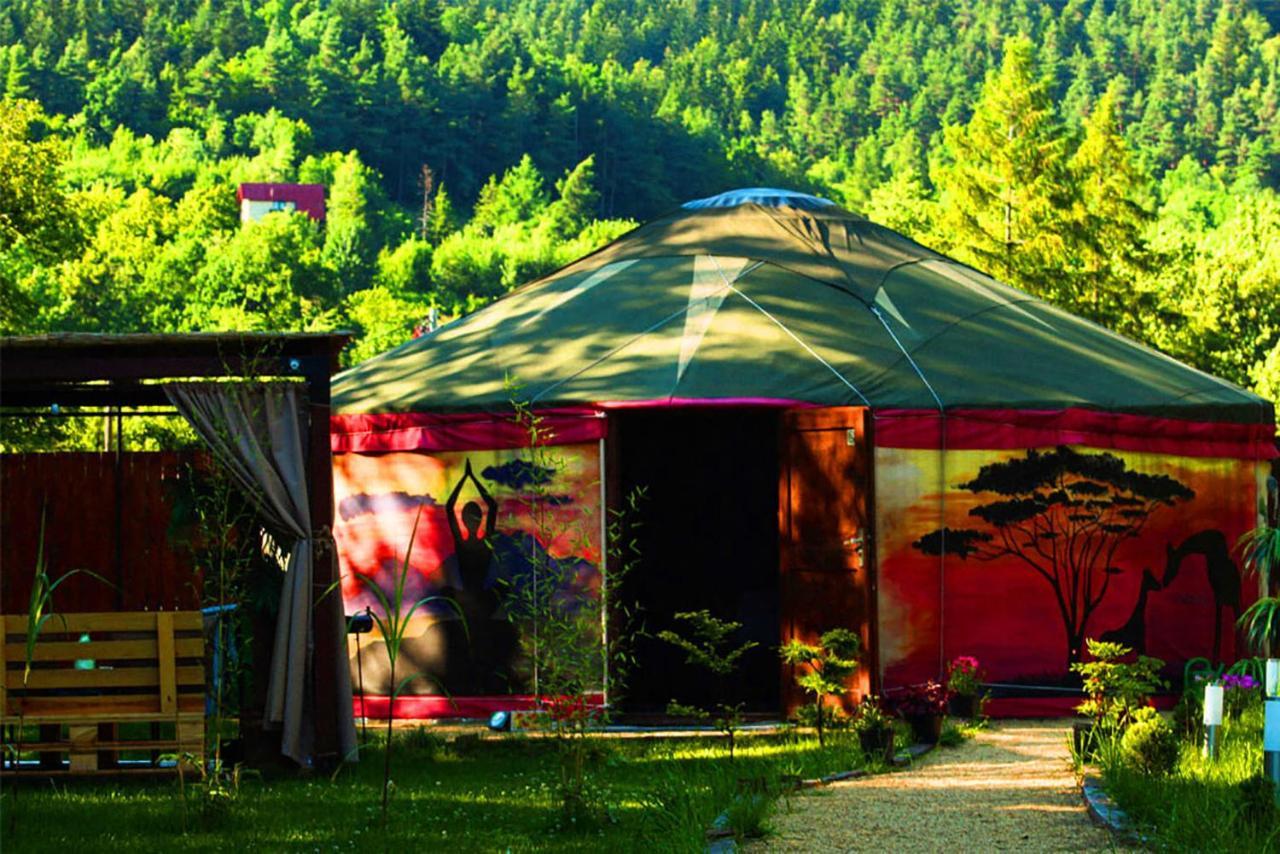 Aloha Glamp - Okragle Domki Przy Rzece - Balia I Sauna - Energylandia Zagornik Kültér fotó