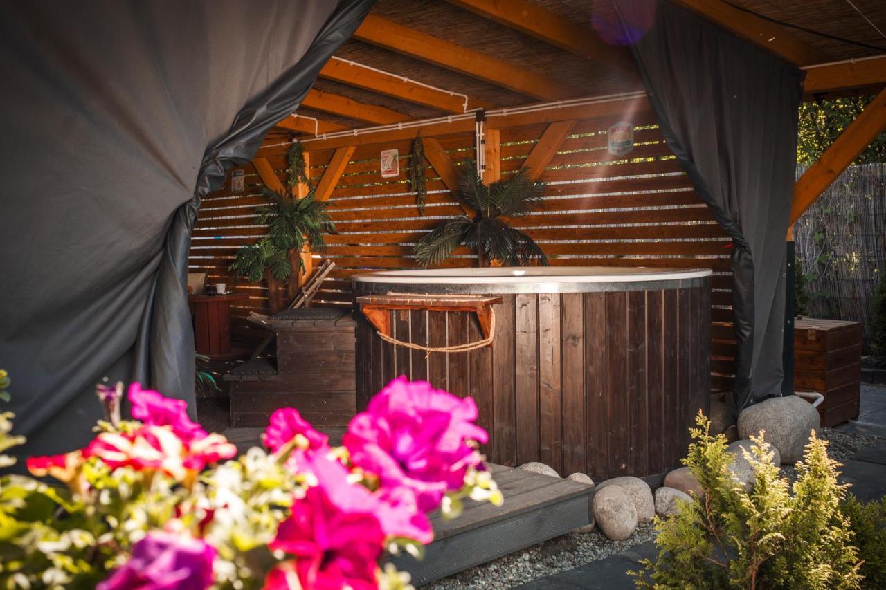 Aloha Glamp - Okragle Domki Przy Rzece - Balia I Sauna - Energylandia Zagornik Kültér fotó
