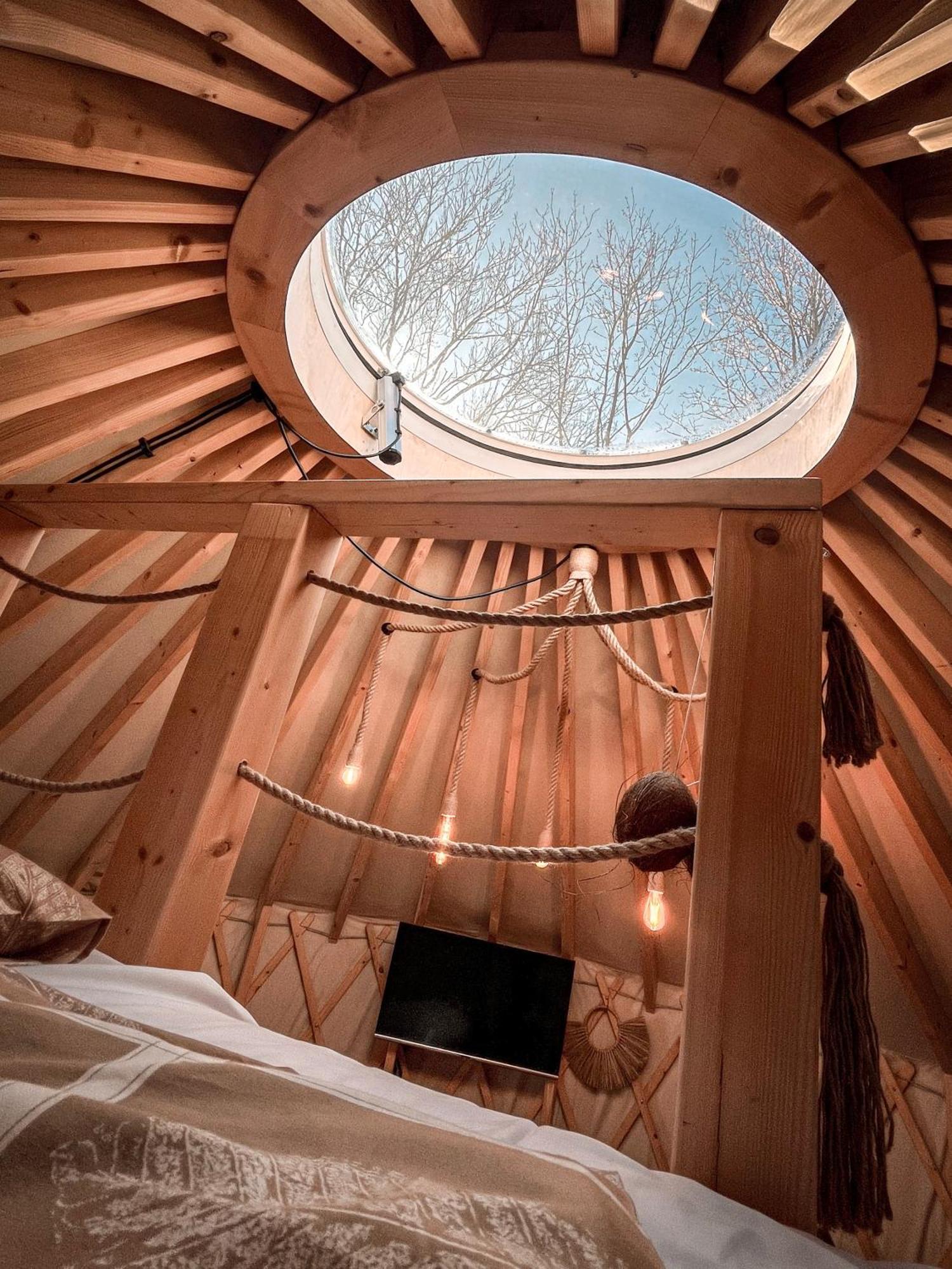 Aloha Glamp - Okragle Domki Przy Rzece - Balia I Sauna - Energylandia Zagornik Kültér fotó