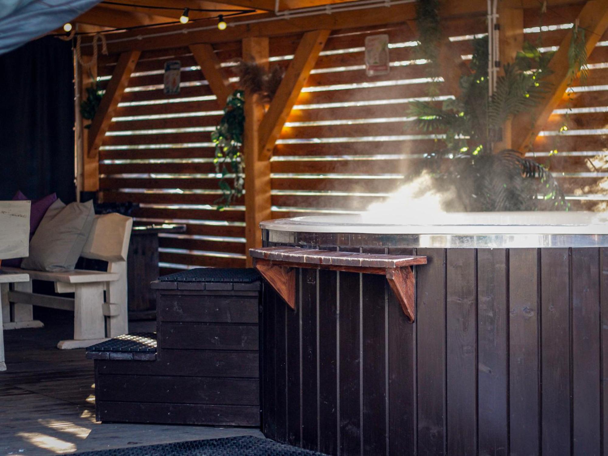 Aloha Glamp - Okragle Domki Przy Rzece - Balia I Sauna - Energylandia Zagornik Szoba fotó