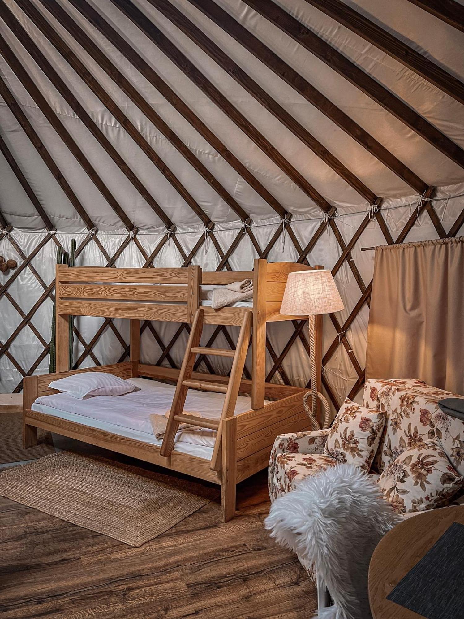 Aloha Glamp - Okragle Domki Przy Rzece - Balia I Sauna - Energylandia Zagornik Szoba fotó