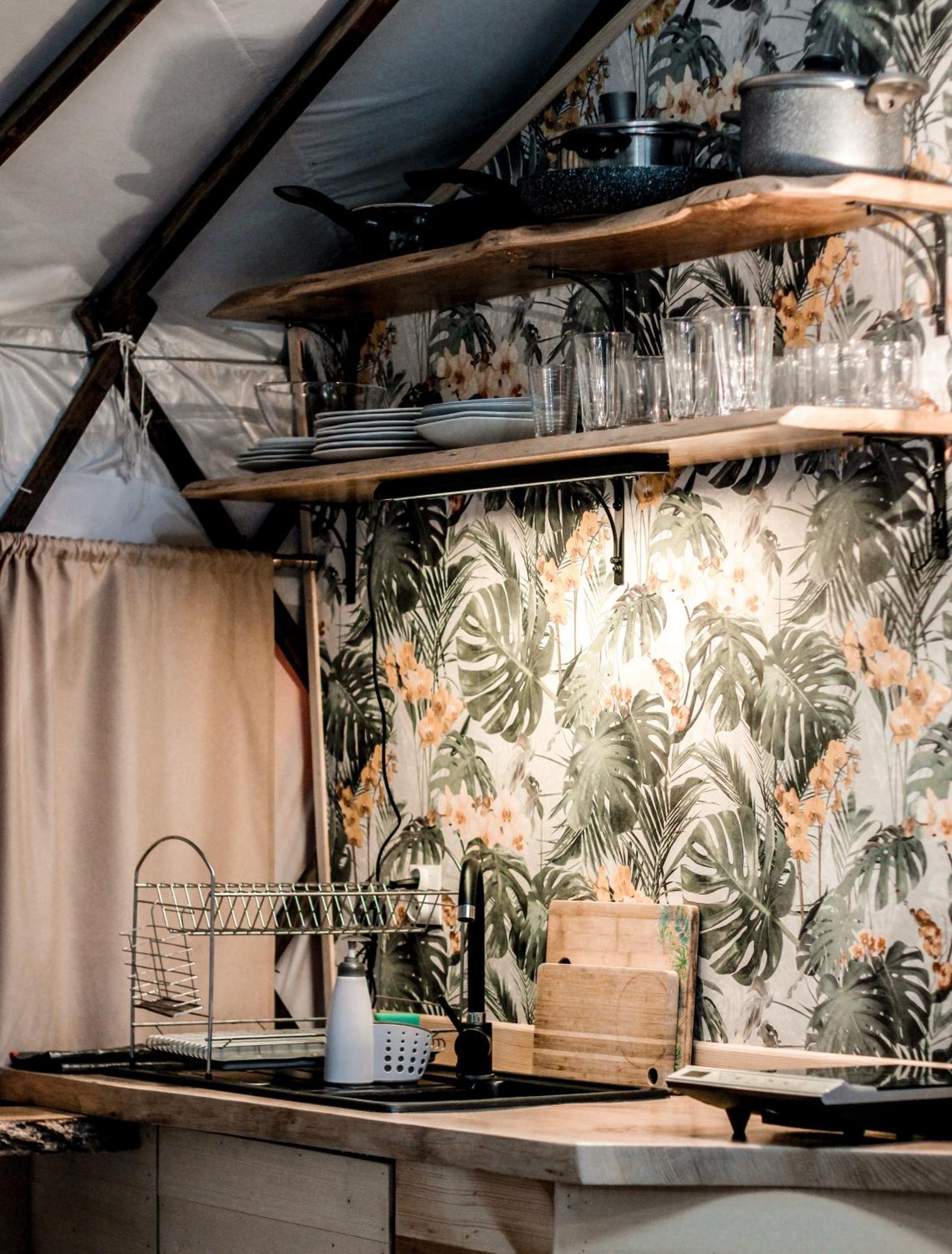 Aloha Glamp - Okragle Domki Przy Rzece - Balia I Sauna - Energylandia Zagornik Szoba fotó