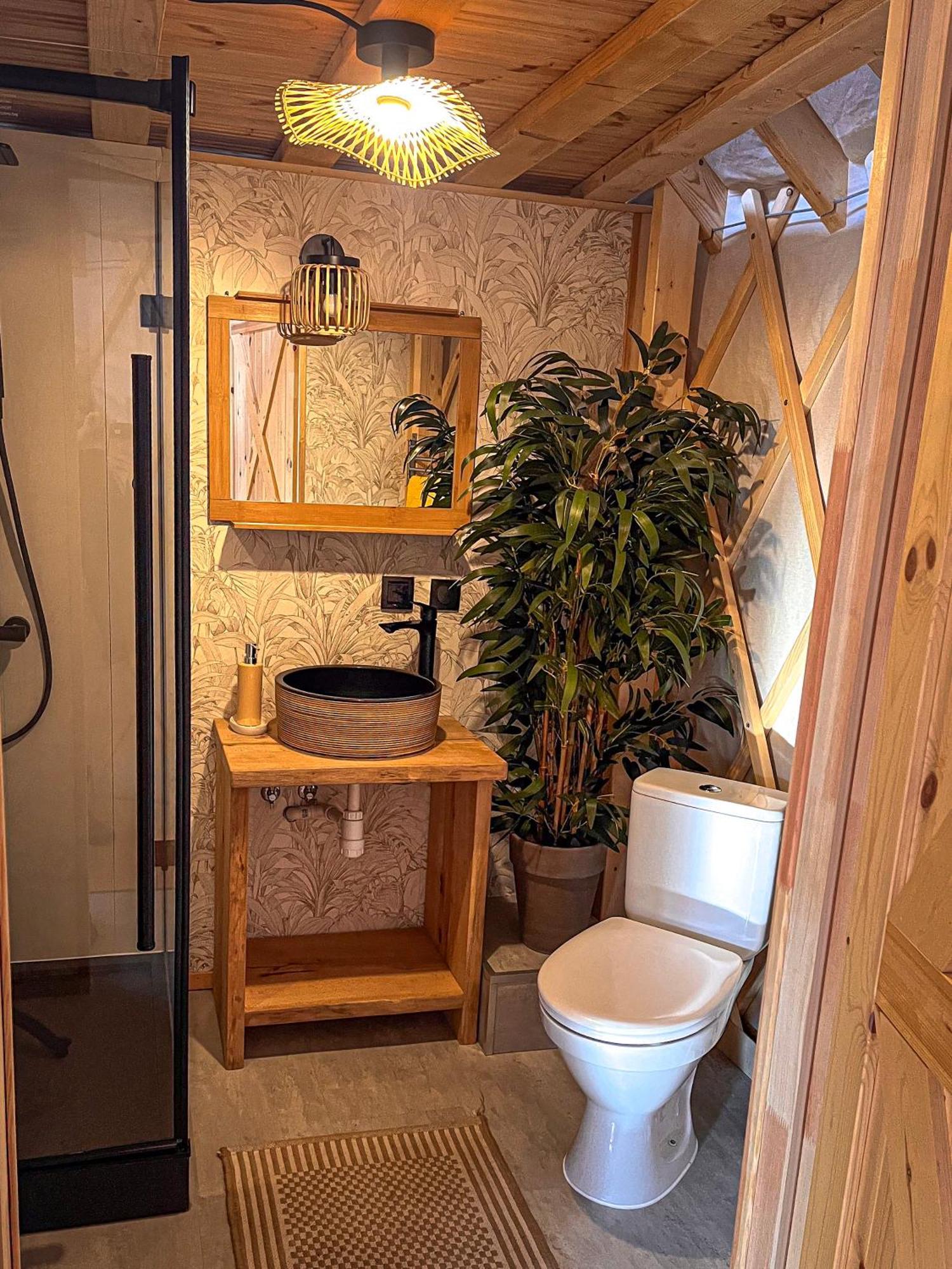 Aloha Glamp - Okragle Domki Przy Rzece - Balia I Sauna - Energylandia Zagornik Szoba fotó