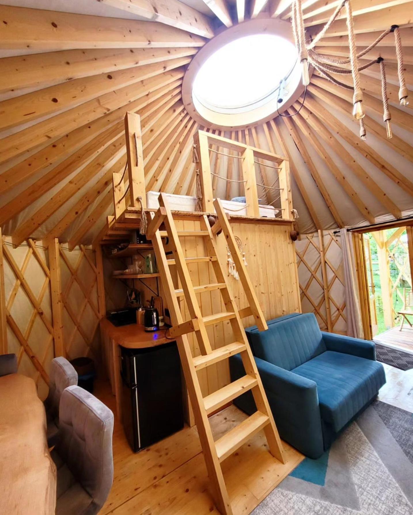 Aloha Glamp - Okragle Domki Przy Rzece - Balia I Sauna - Energylandia Zagornik Szoba fotó