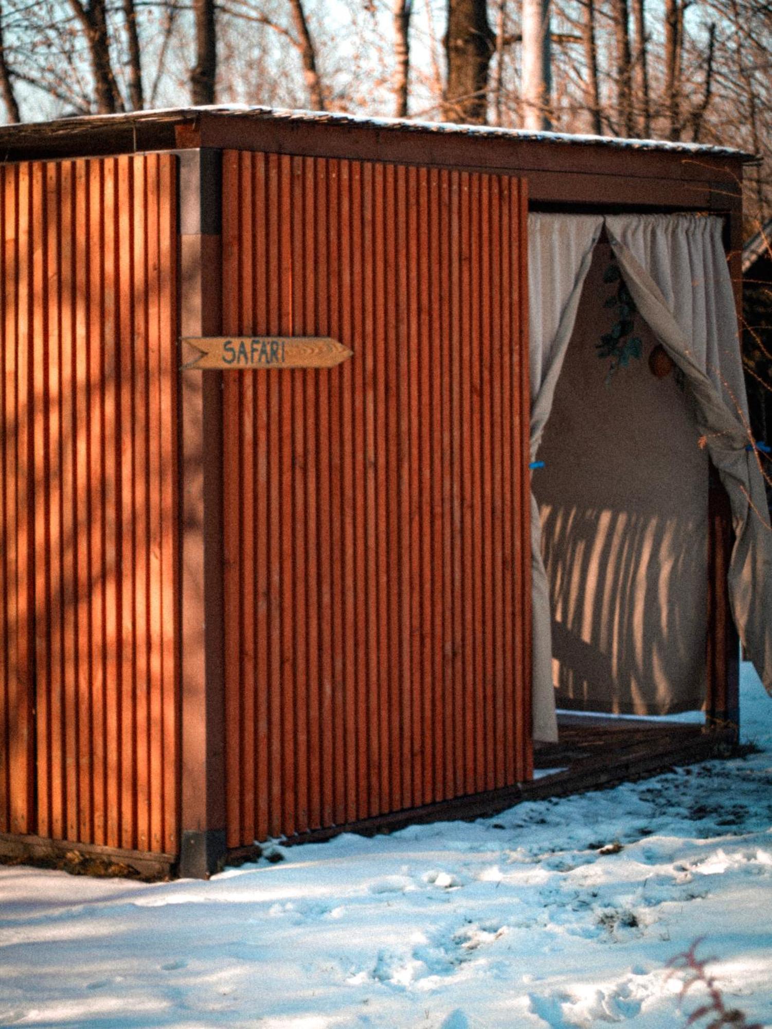 Aloha Glamp - Okragle Domki Przy Rzece - Balia I Sauna - Energylandia Zagornik Kültér fotó