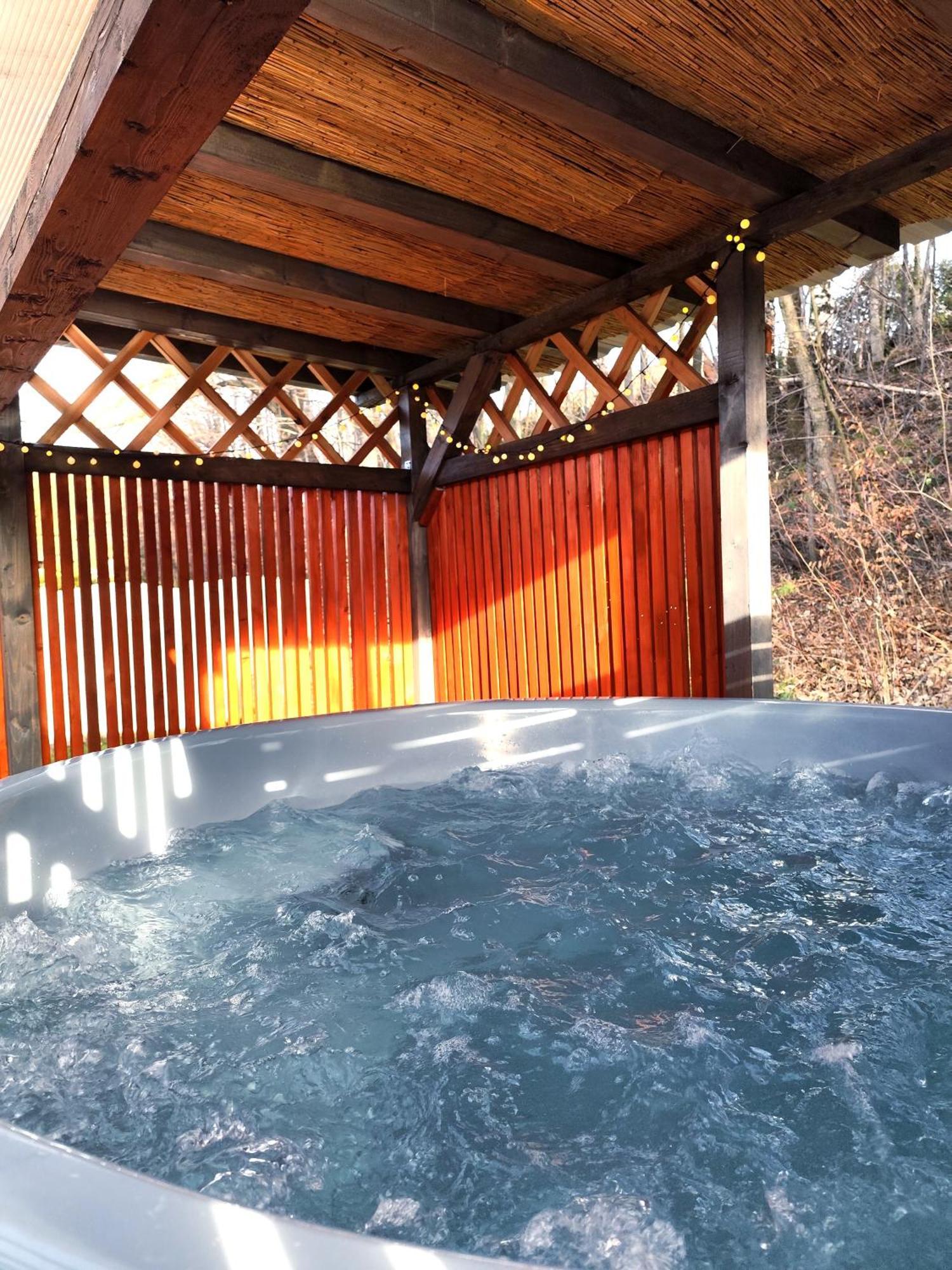 Aloha Glamp - Okragle Domki Przy Rzece - Balia I Sauna - Energylandia Zagornik Kültér fotó