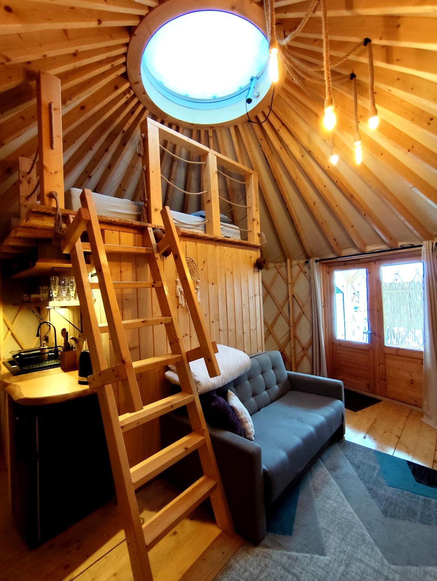 Aloha Glamp - Okragle Domki Przy Rzece - Balia I Sauna - Energylandia Zagornik Kültér fotó