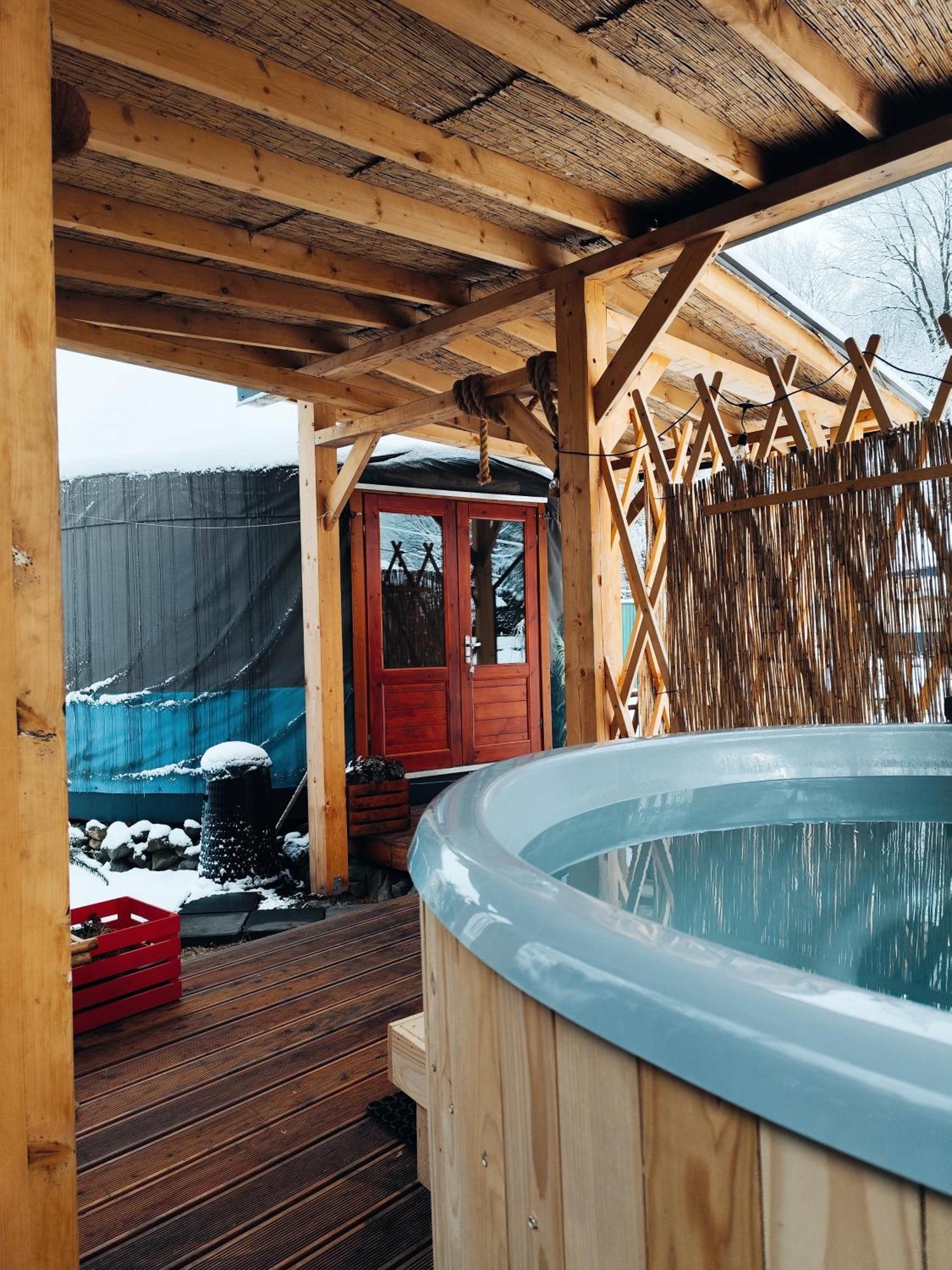Aloha Glamp - Okragle Domki Przy Rzece - Balia I Sauna - Energylandia Zagornik Kültér fotó